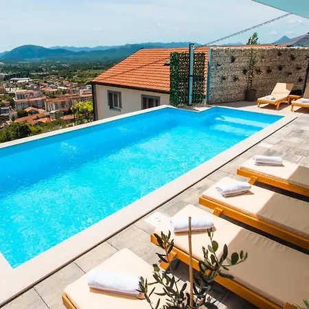 La Rose Villa *