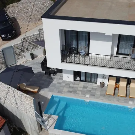 La Rose Villa